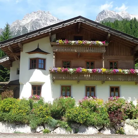 Niedermoser Apartment *